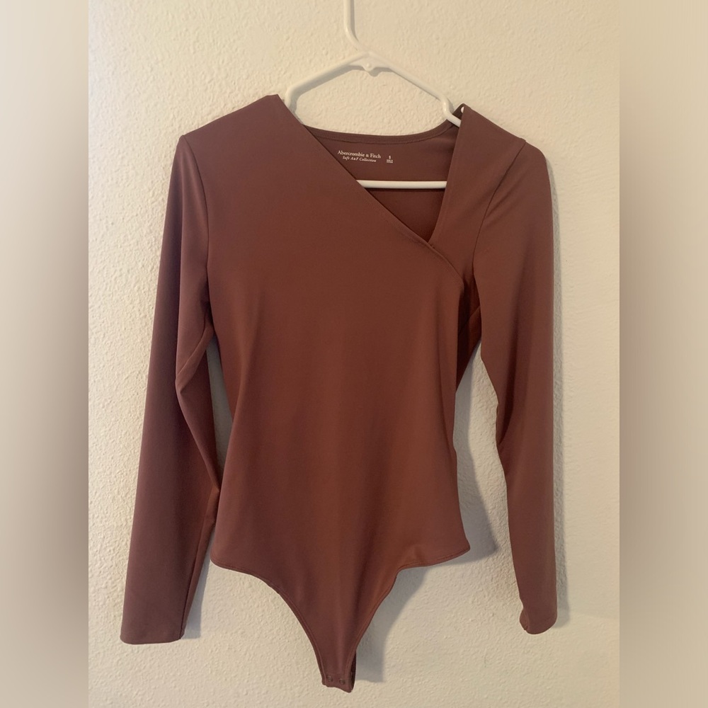 Abercrombie & Fitch mauve bodysuit